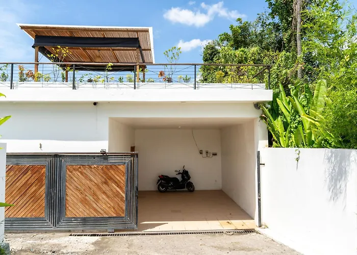 Primarosa - Charming 3br With Rooftop Villa Munggu